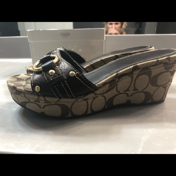 Coach Tan/Brown A8029 Mule Sandals Size 7.5 - Picture 1 of 6